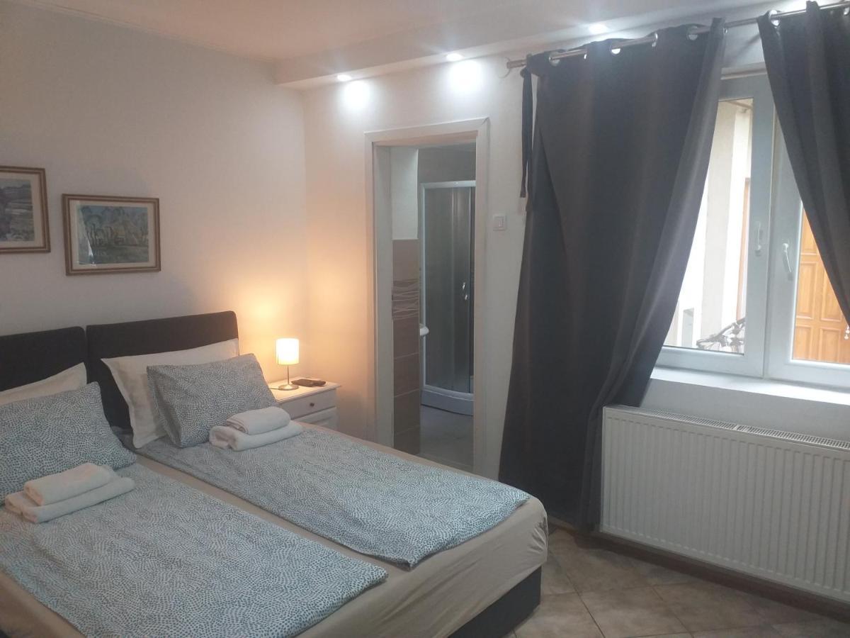 סרמסקי קרלובצ'י Zeravica Rooms B&B מראה חיצוני תמונה