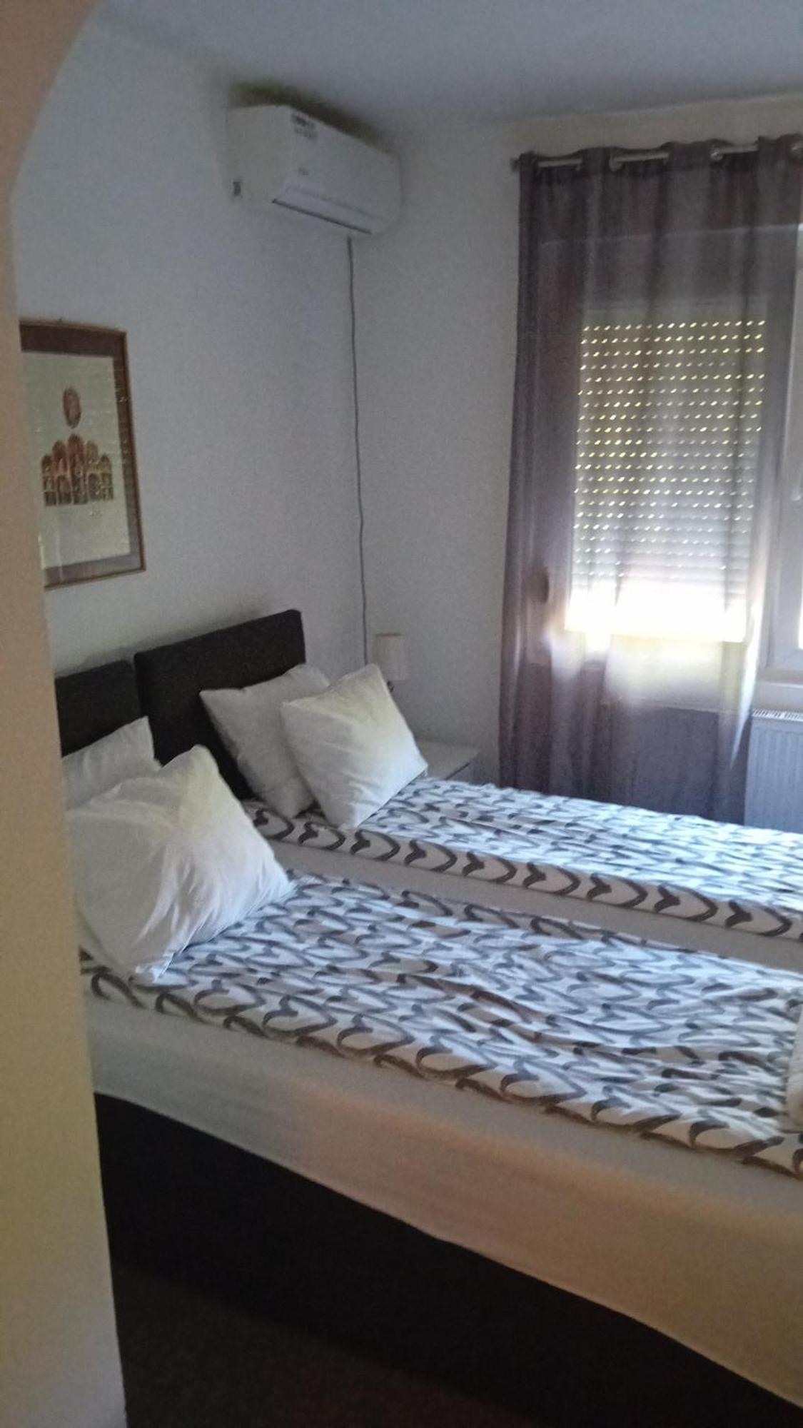 סרמסקי קרלובצ'י Zeravica Rooms B&B מראה חיצוני תמונה