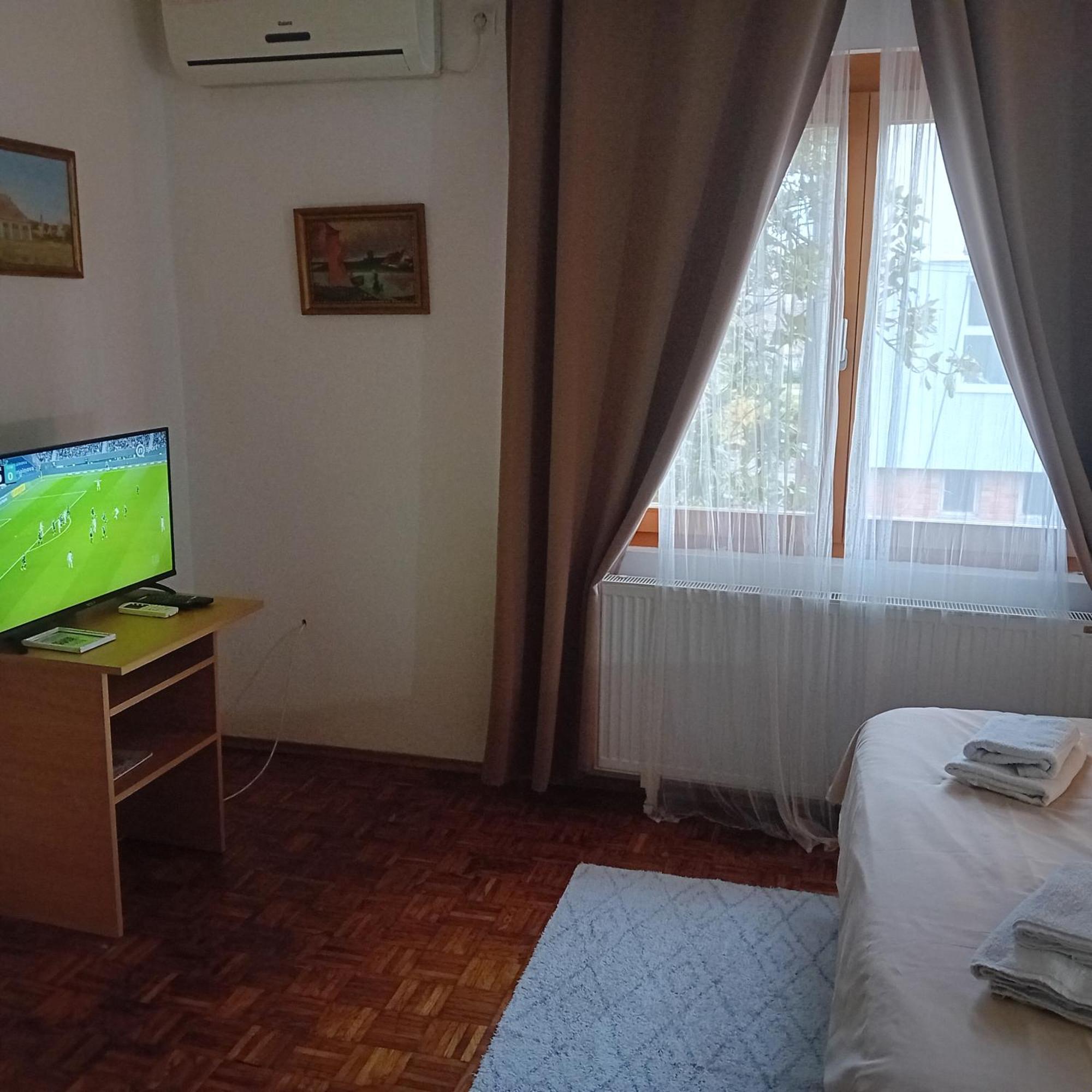 סרמסקי קרלובצ'י Zeravica Rooms B&B מראה חיצוני תמונה
