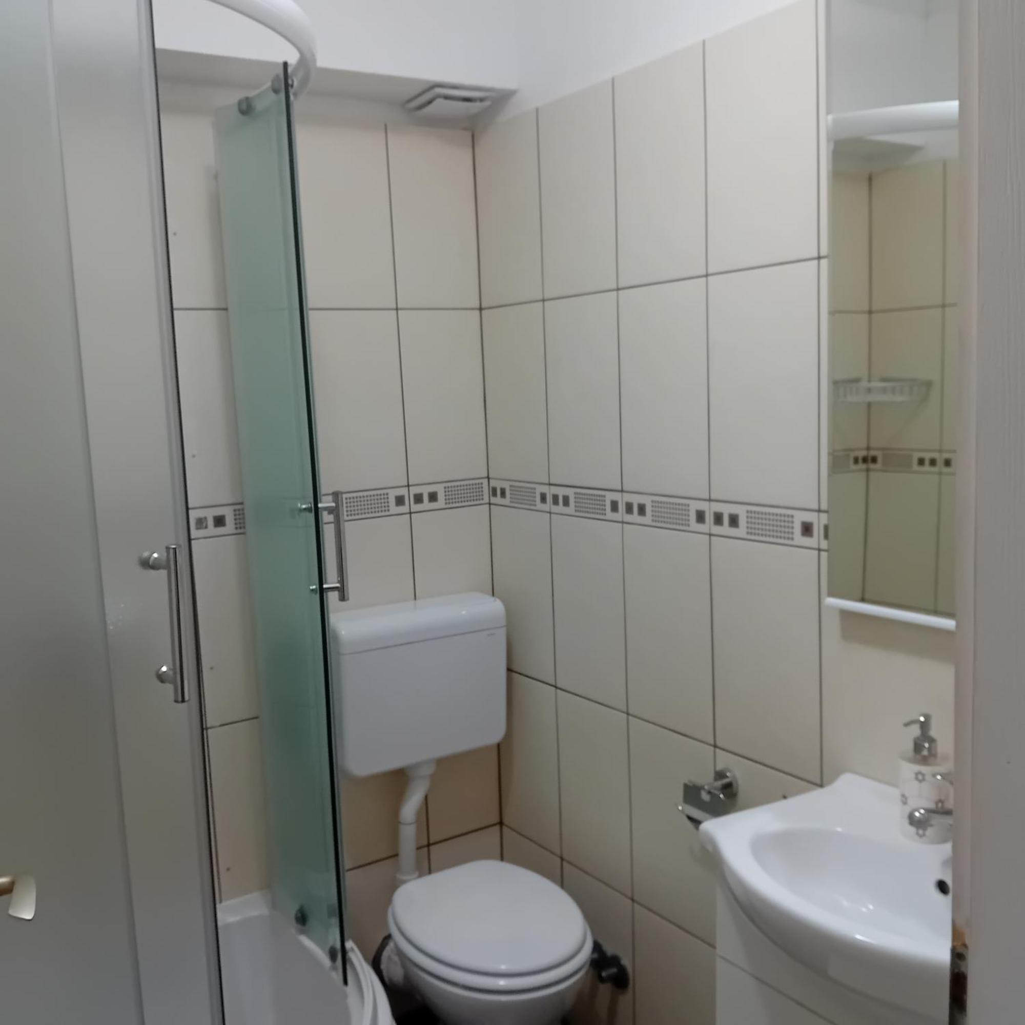סרמסקי קרלובצ'י Zeravica Rooms B&B מראה חיצוני תמונה