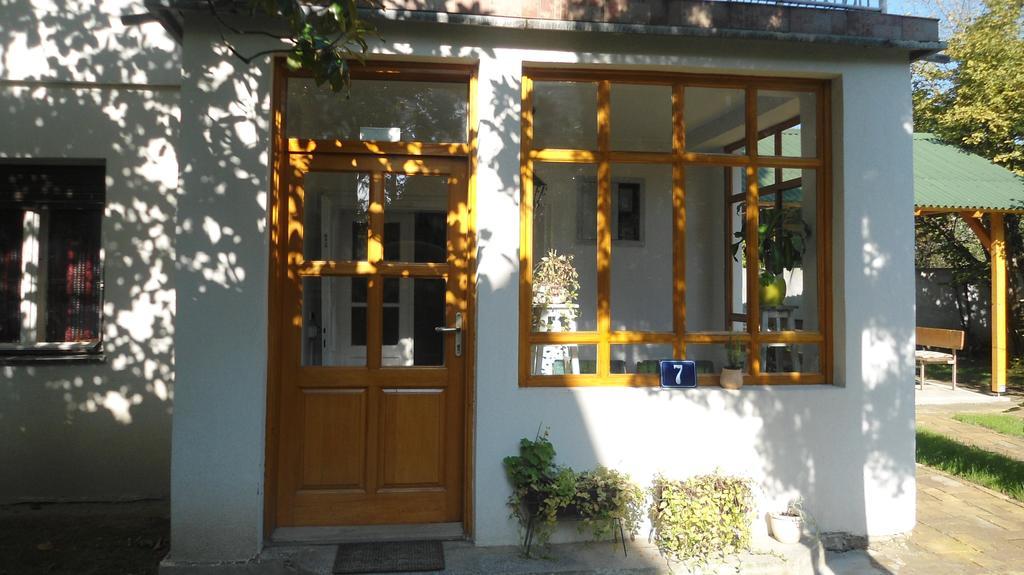 סרמסקי קרלובצ'י Zeravica Rooms B&B מראה חיצוני תמונה